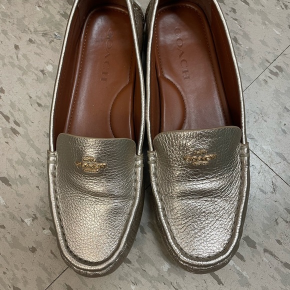 Size 8 Gold Coach driving loafers. Excellent condition - Picture 3 of 3